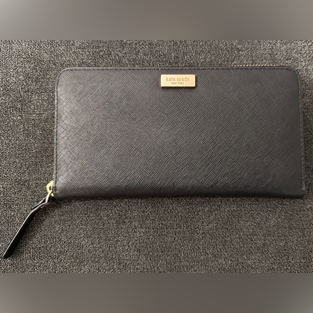 Kate Spade Zip Wallet